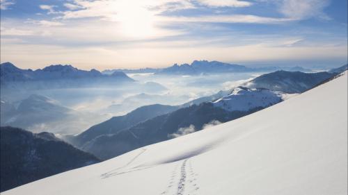 雪山Windows10系统自带高清风景图片